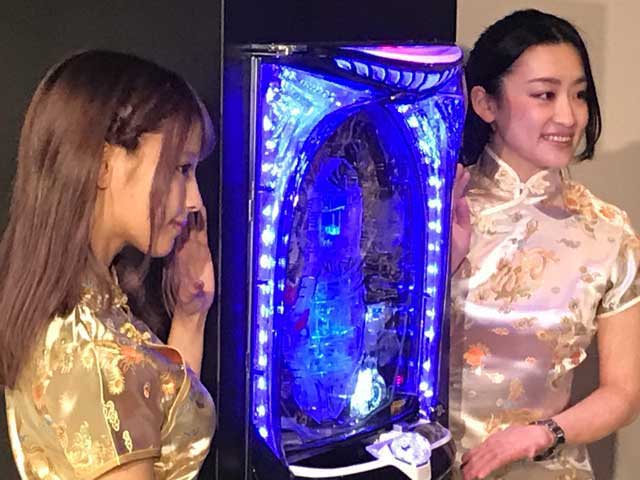 ももかなの召す黄金チャイナのスキマや二の腕や胸のお山を狙った画角では断じてない！
